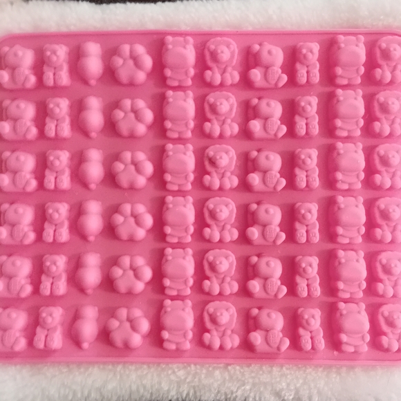Pink Silicone Baking Mold - Picture 3 of 3